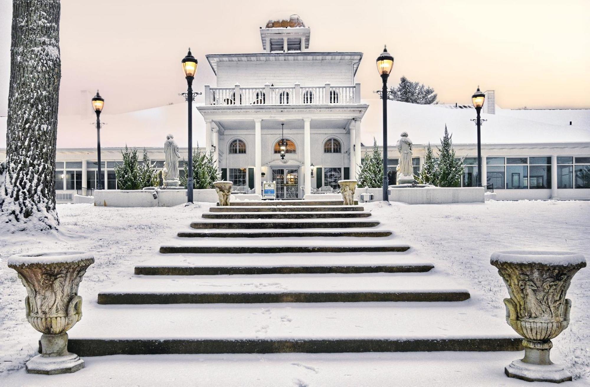 Four Seasons Island
